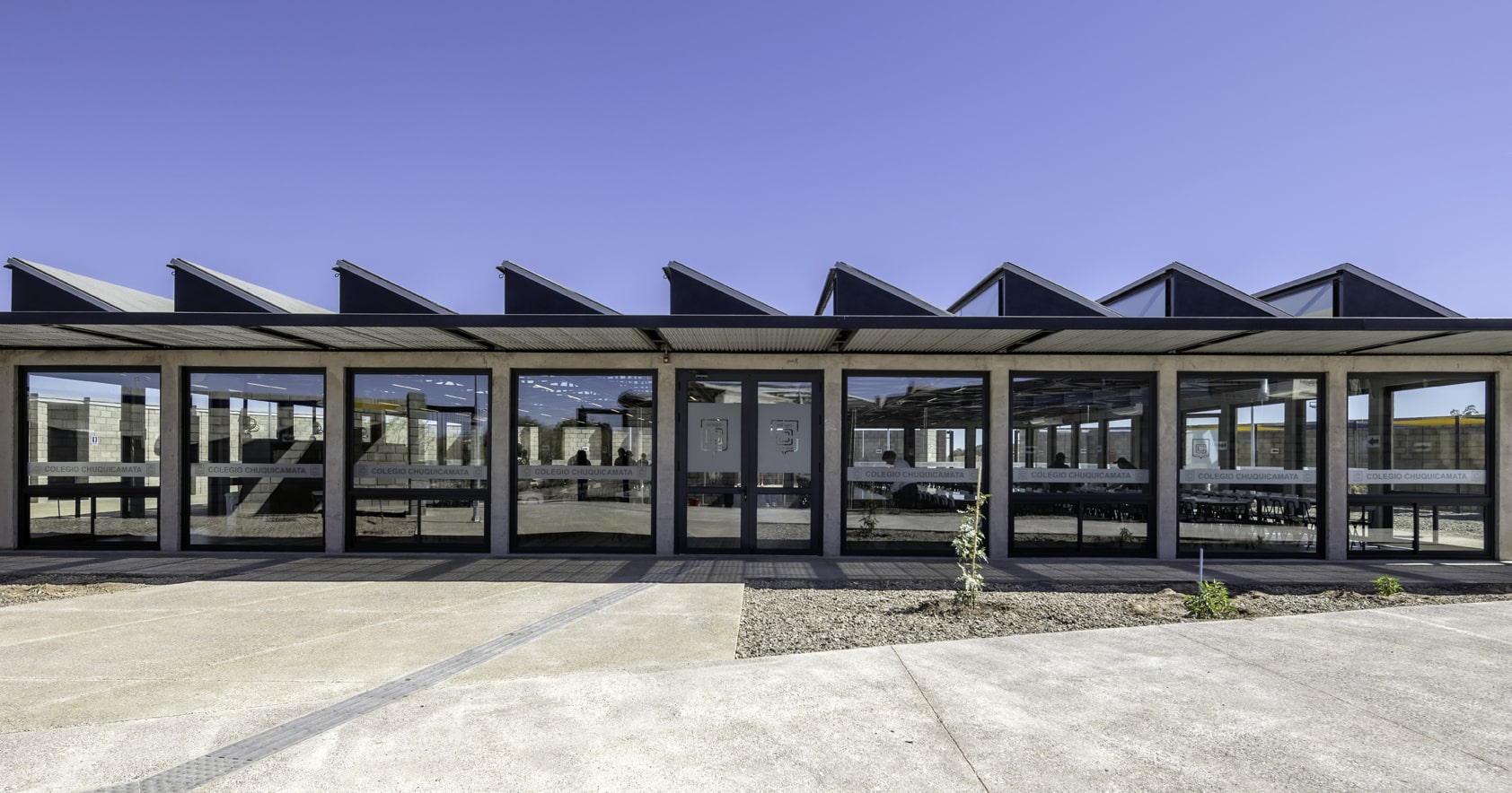 아타카마의 중간 영역: 네거티브 스페이스를 활용한 디자인 전략