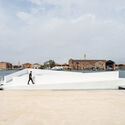 AquaPraça in Venice. Image © DSL Studio Carlo Ratti Associati and Höweler + Yoon Launch Floating Plaza "AquaPraça" in Venice on Its Way to COP30 - Image 3 of 22