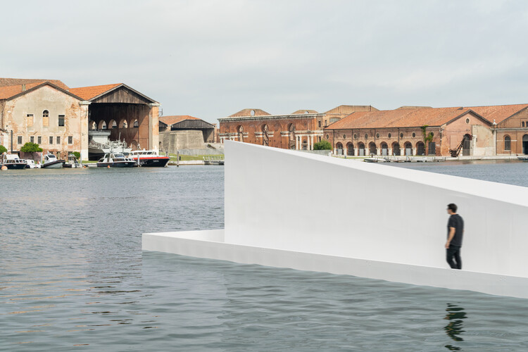 Carlo Ratti Associati and Höweler + Yoon Launch Floating Plaza "AquaPraça" in Venice on Its Way to COP30 - Image 11 of 22