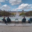 People relaxing around the fountain at the Palais-Royal. Paris, 12 Oct 2019. Image © Felix Wong, Attribution 4.0 International License Who Owns Public Space? Three Active Models of Shared Management Shaping Urban Commons in Europe and New York - Image 3 of 21