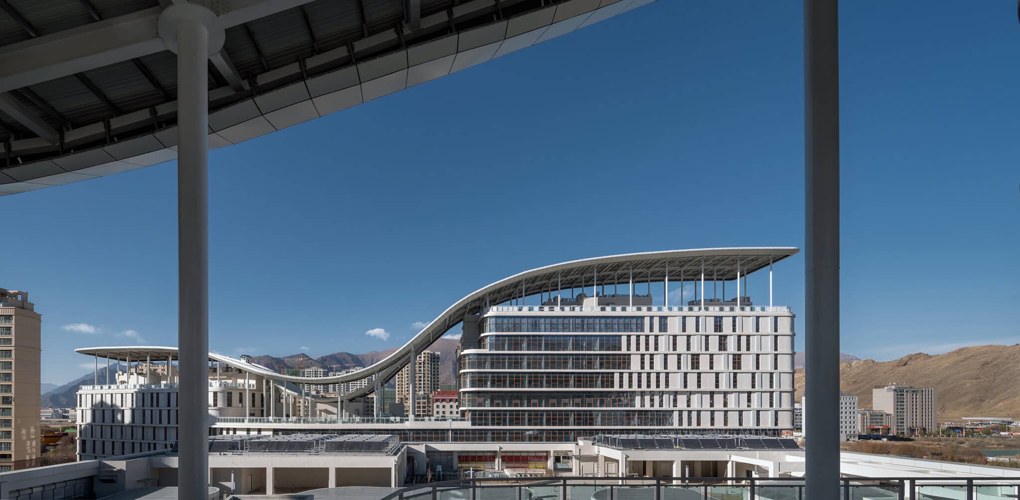 의료 건축은 왜 아직도 공학으로 간주되나요? 디자인이 아닌가?