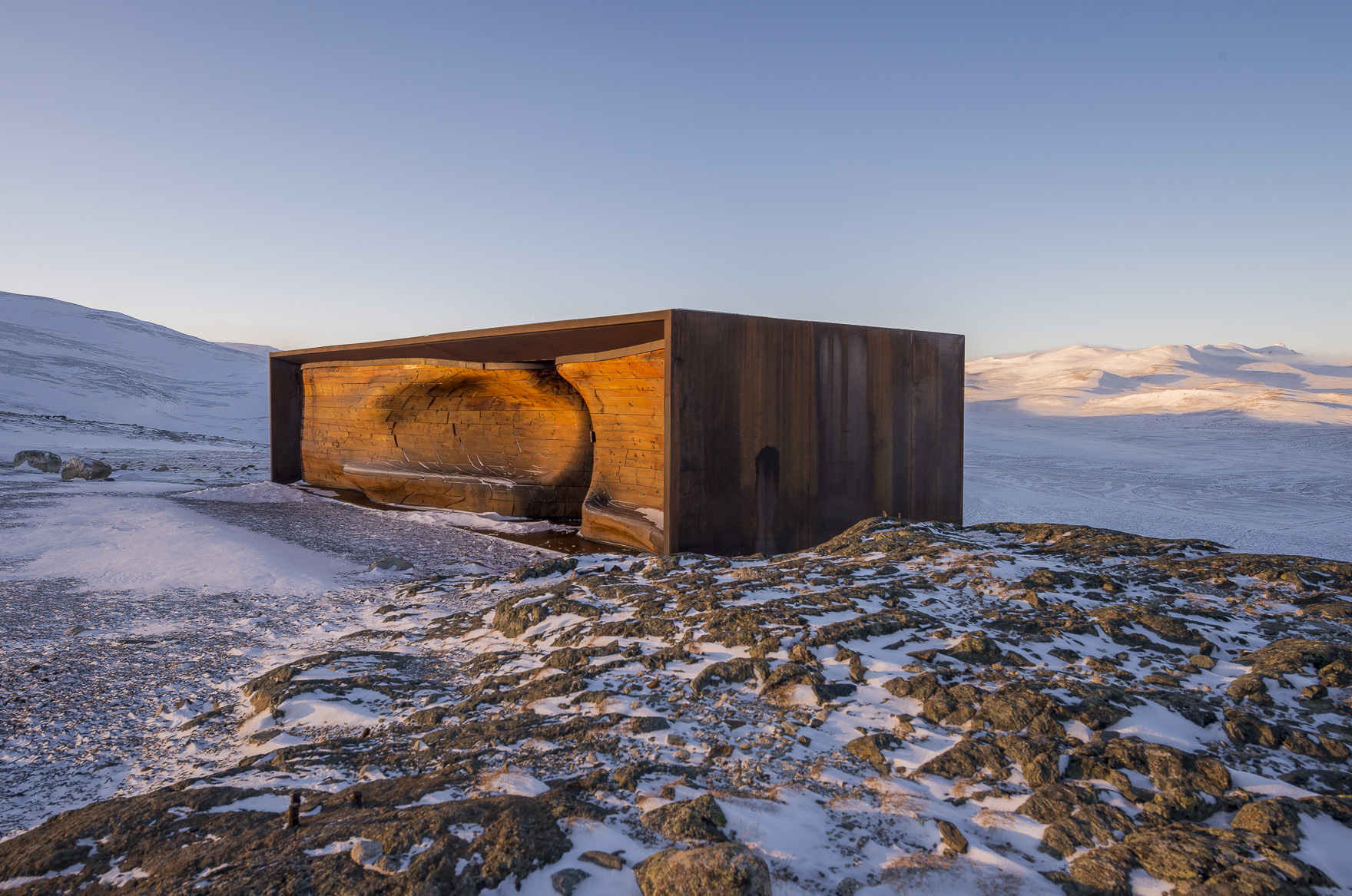 Tverrfjellhytya_ Snohetta Viewpoint_01-architizer