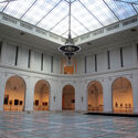 Brooklyn Museum interior, January 2014. Image © Sailko via Wikimedia Commons, licensed under the CC BY 3.0 unported license Peterson Rich Office Designs Permanent Galleries for Brooklyn Museum’s African Art Collection - Image 5 of 5
