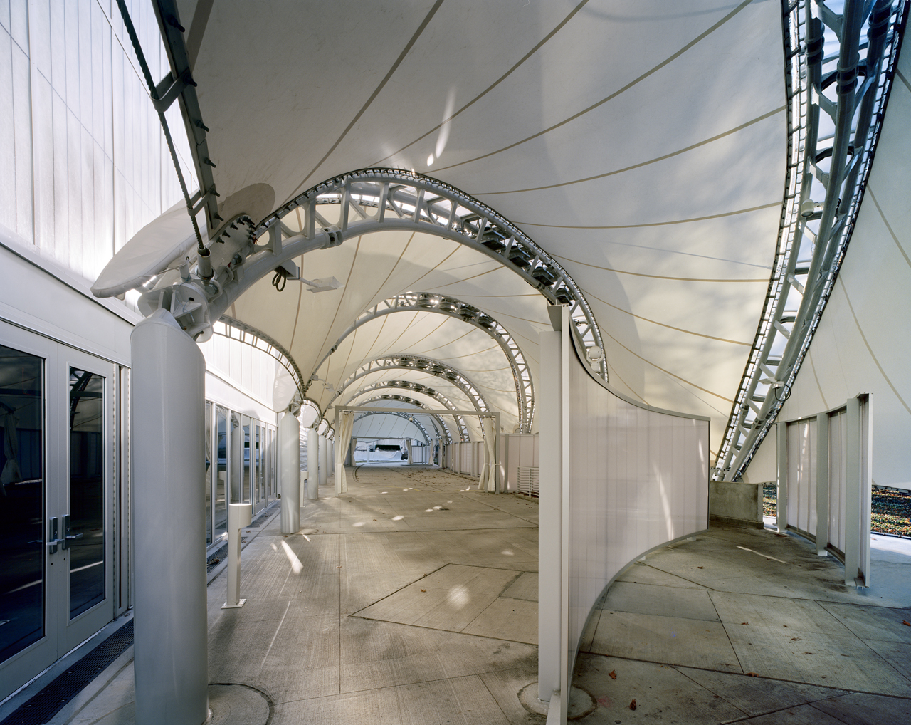 United Nations Porte Cochere_01_architizer