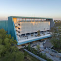 Crystal Bridges Campus Parking. Image © Tim Hursley Safdie Architects Completes Expansion of Crystal Bridges Museum in Arkansas - Image 5 of 16