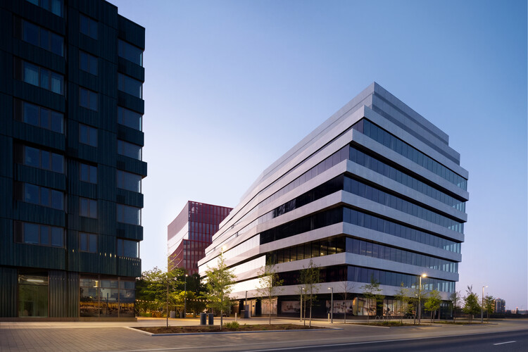 Studio Gang and Henning Larsen Complete One Milestone Life Science Campus in Boston - Image 5 of 21