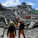 Caracas, Venezuela - June 24, 2026: Emergency services work at the site of a collapsed building following an earthquake in Caracas as rescue and recovery operations continue amid widespread damage. Image © mytaj1 via Shutterstock One Day, Four Earthquakes: What Seismic Resilience Reveals About the Built Environment - Image 2 of 5