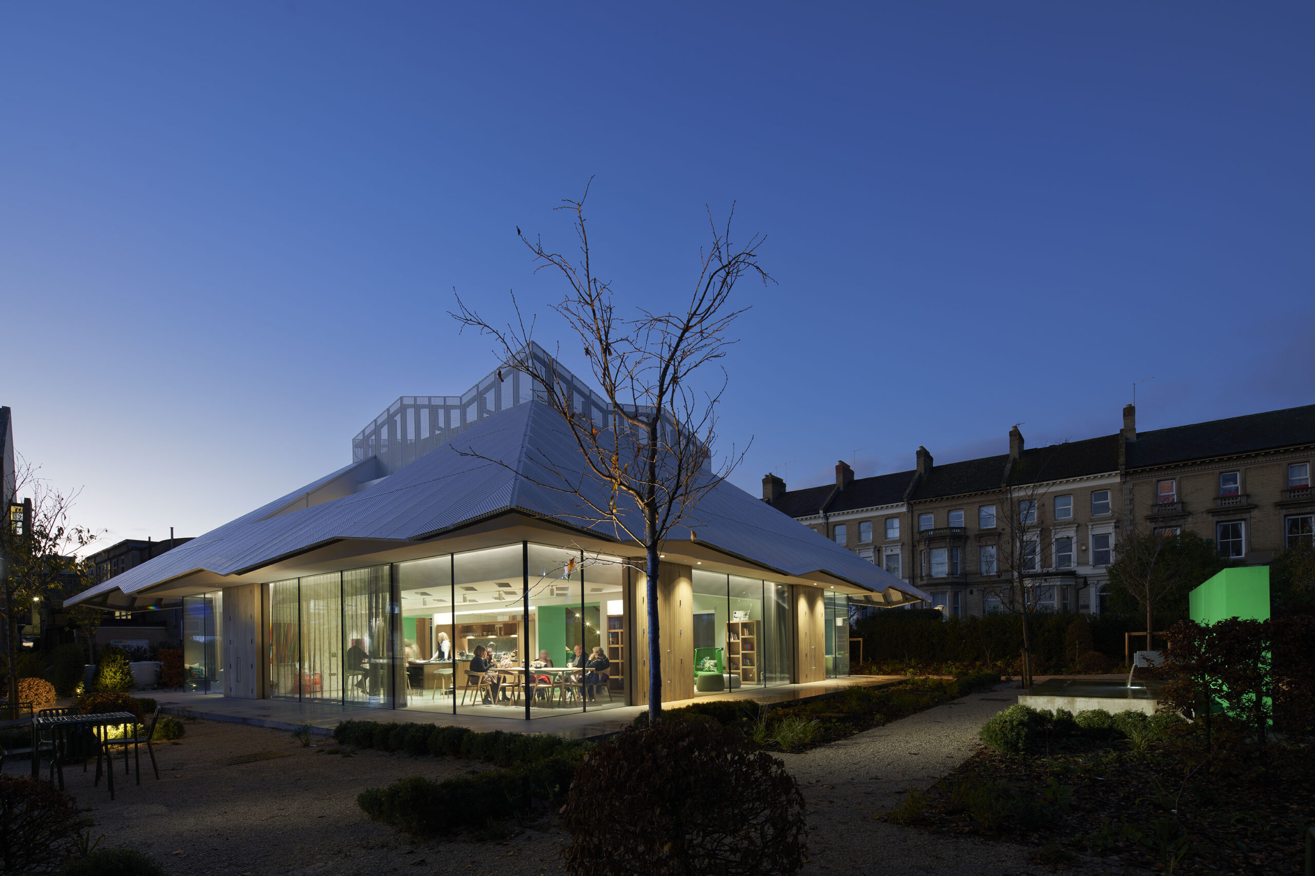 Maggies-Centre-Northampton_01-architizer