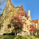 Ida Noyes Hall at the University of Chicago. Image © Warren LeMay via Wikimedia Commons Steven Holl Architects Selected to Renew Historic Ida Noyes Hall at the University of Chicago - Image 5 of 5