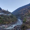 Langtang Khola, a tributary of Trishuli, flowing at Syafrubesi, Gosainkunda Rural Municipality, Rasuwa, Bagmati Province, Nepal, 2023. Image © Pustam.EGR via Wikimedia Commons, licensed under CC BY 4.0 Himalayan Glacier Collapse Triggers Flash Floods and Infrastructure Destruction in Nepal - Image 3 of 7