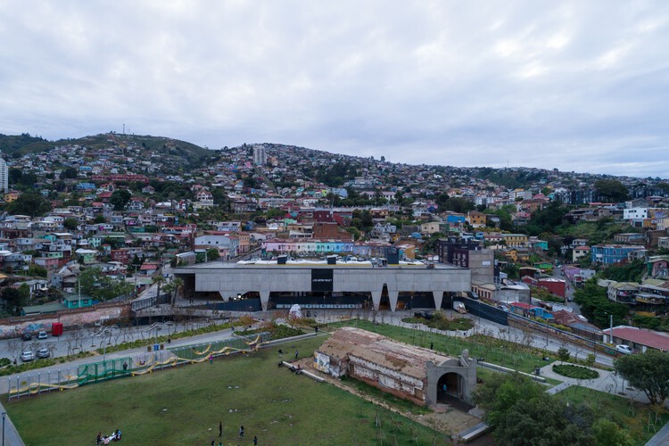 A New Gathering in Valparaíso, Chile, Brings Together Master Builders to Safeguard Traditional Trades - More Images