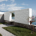 Villa le Lac, Corseaux. Le Corbusier, 1923. Image © trevor.patt via Flickr under CC BY-NC-SA 2.0 Housing as a Human Right and an Exhibition Reassessing Le Corbusier: This Week's Review - Image 5 of 13