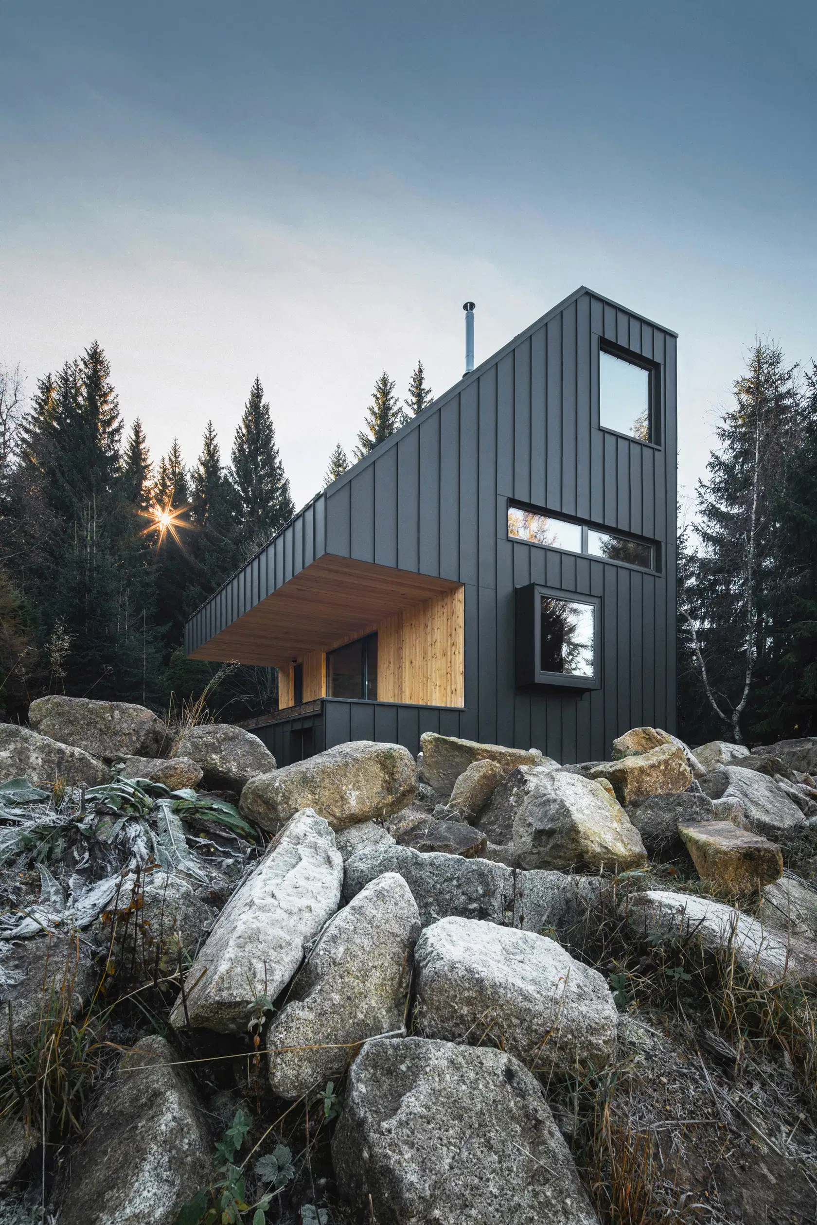 © NEW HOW architects