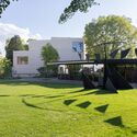 The expanded Ensemble of the Fondation Beyeler, Erlen Torhaus, Wyss Museum, and Ammann Pavilion. Image © Succession Picasso / 2026, ProLitteris, Zurich. Photo: Mark Niedermann Fondation Beyeler’s Expansion and Safdie Architects’ Carnegie Library Restoration: This Week’s Review - Image 2 of 8